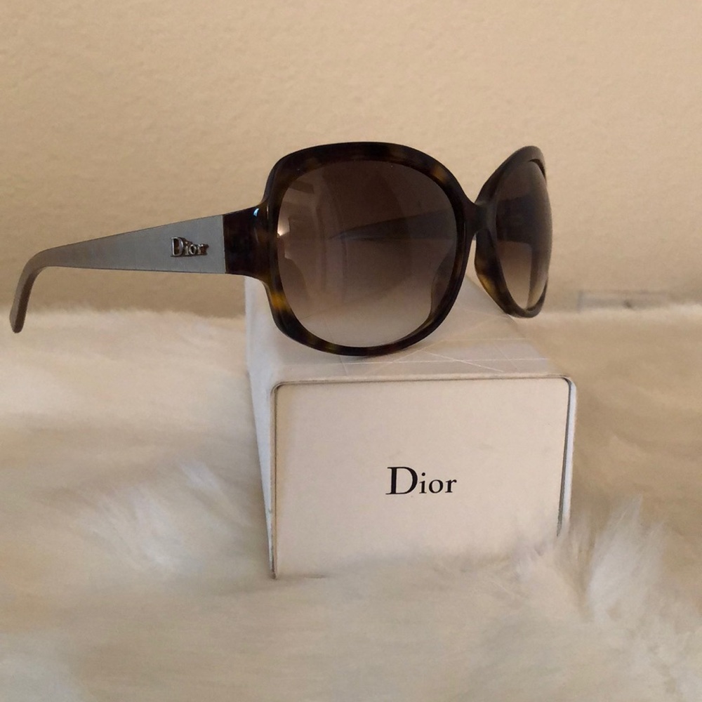 CHRISTIAN DIOR two-tone classic sunglasses!